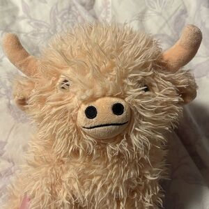 NWT Cream Highland Cow Stuffed Animal